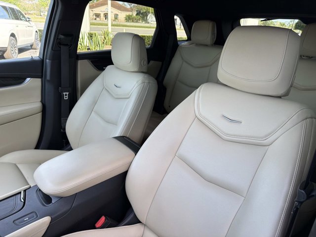 Used 2018 Cadillac XT5 FWD image 14