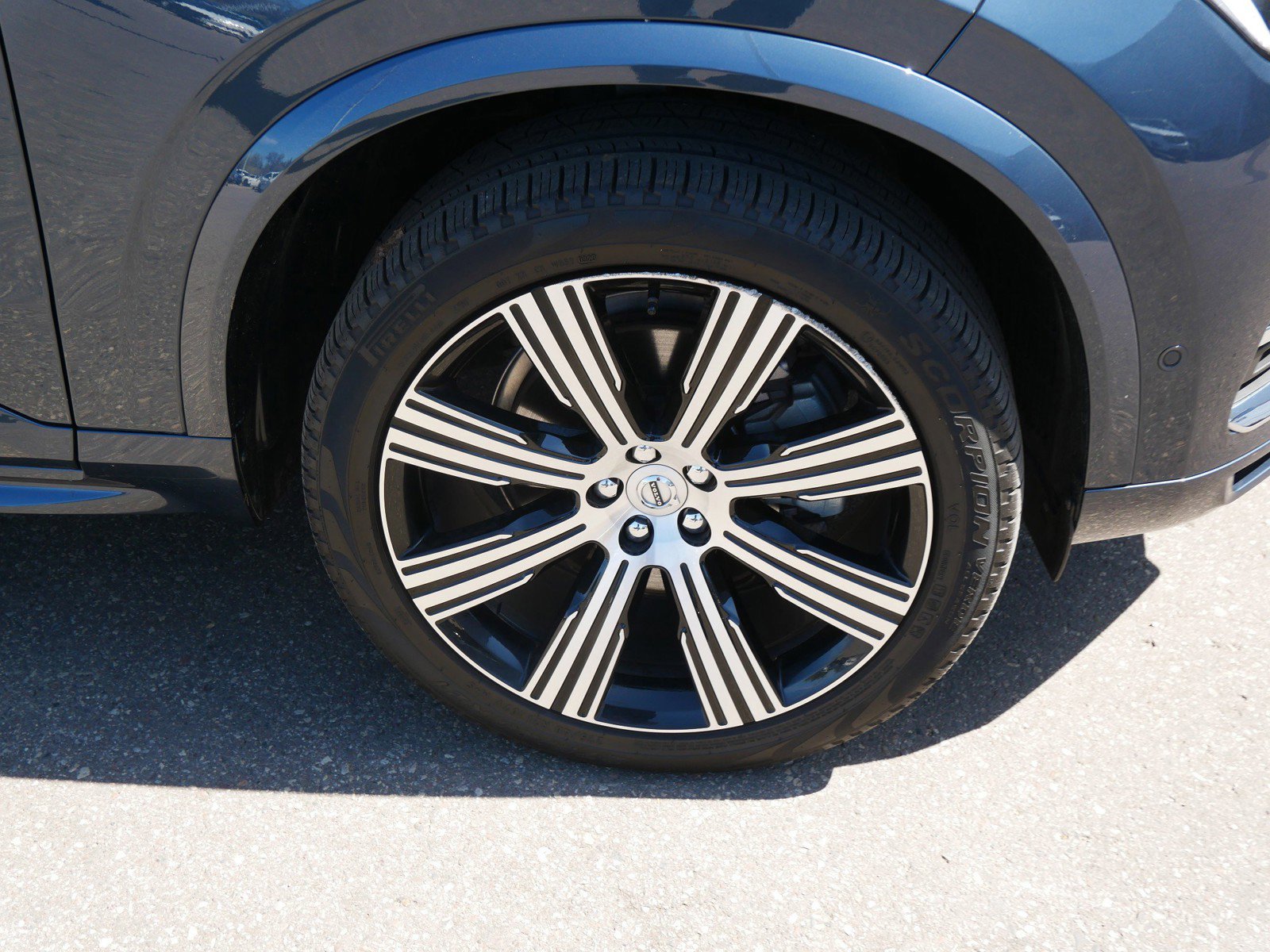 Certified 2023 Volvo XC90 B6 Ultimate AWD/4WD image 9