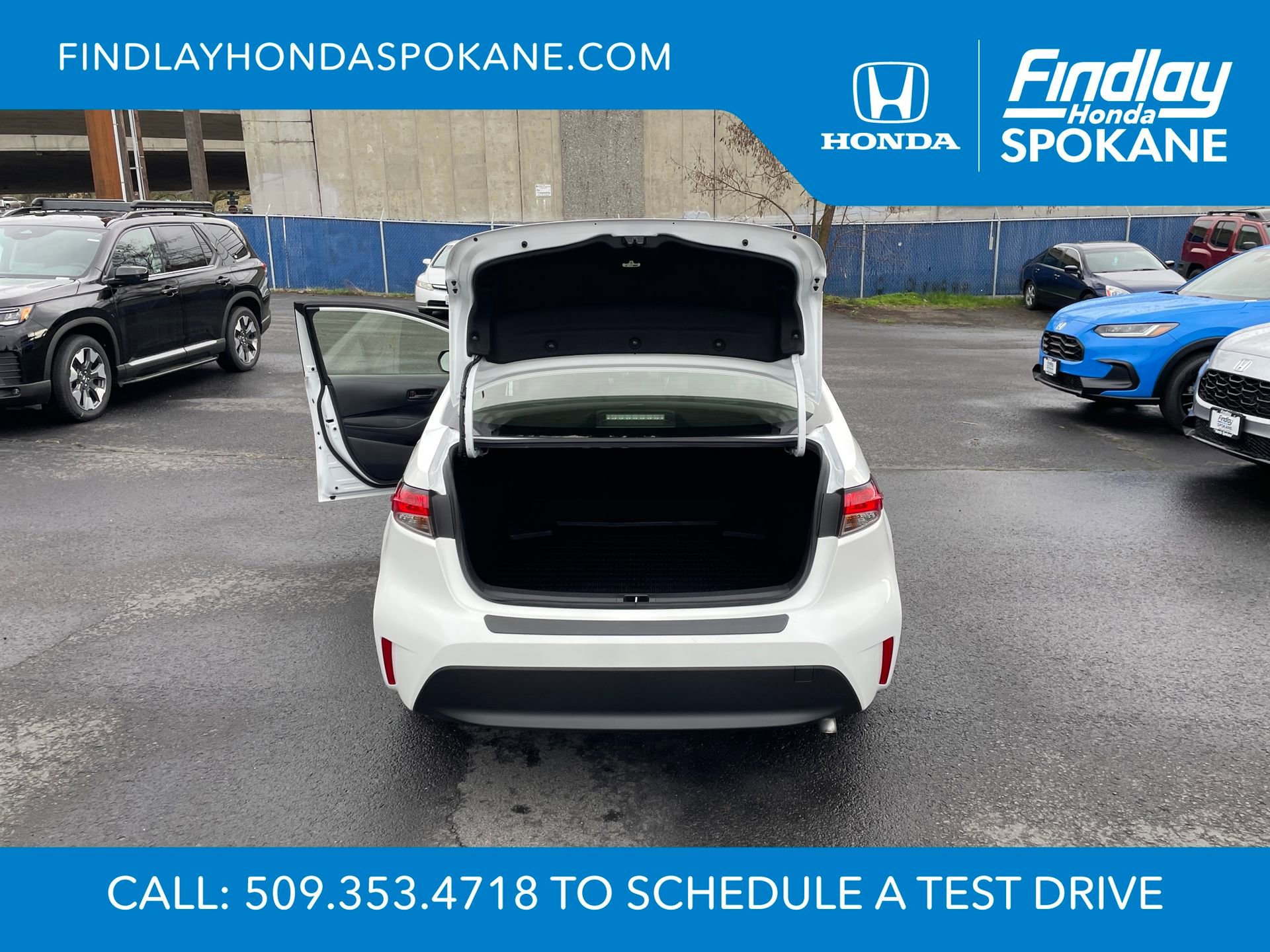 Used 2024 Toyota Corolla LE w/ LE Convenience Package FWD image 25