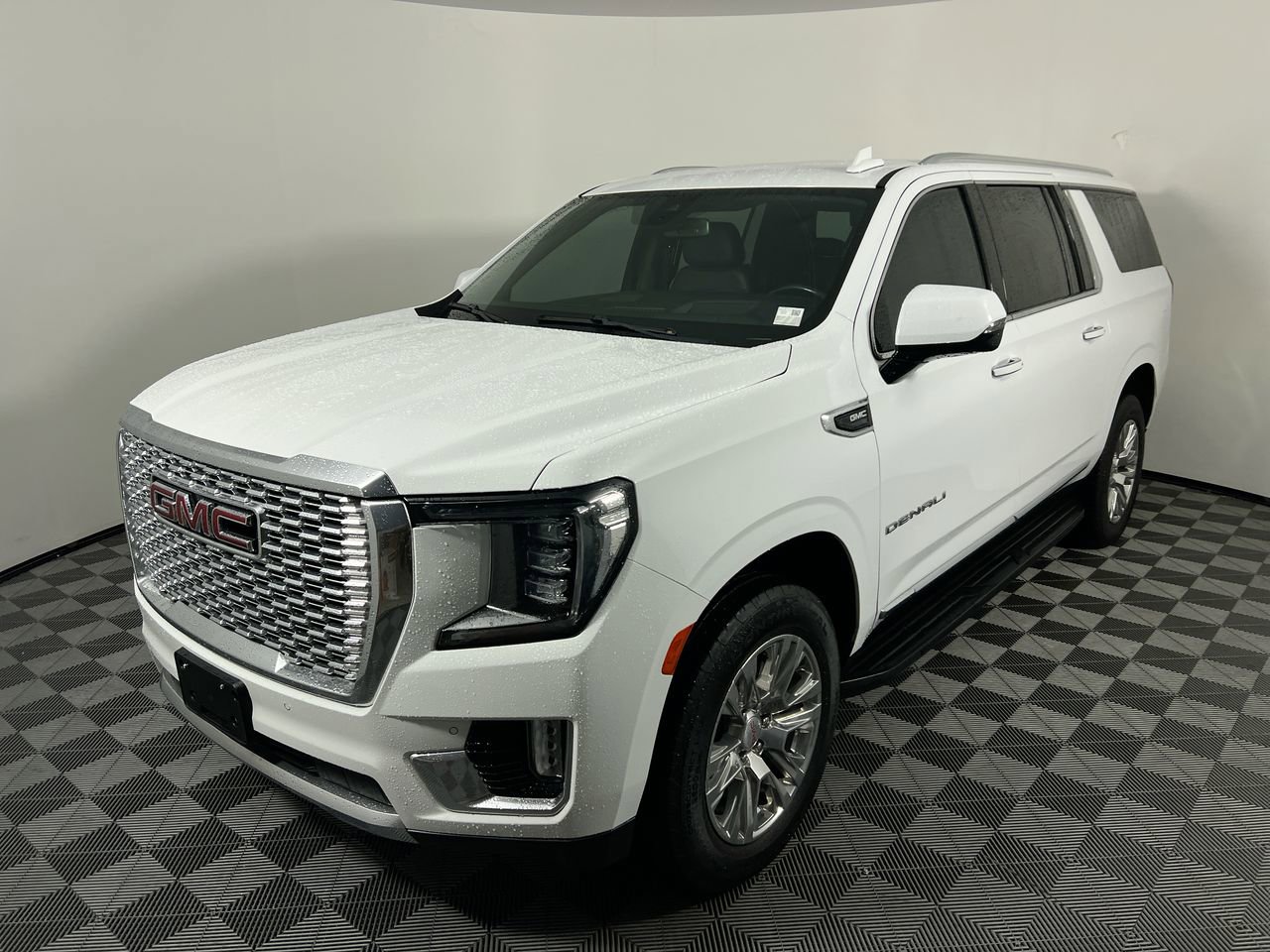 Used 2022 GMC Yukon XL Denali image 7