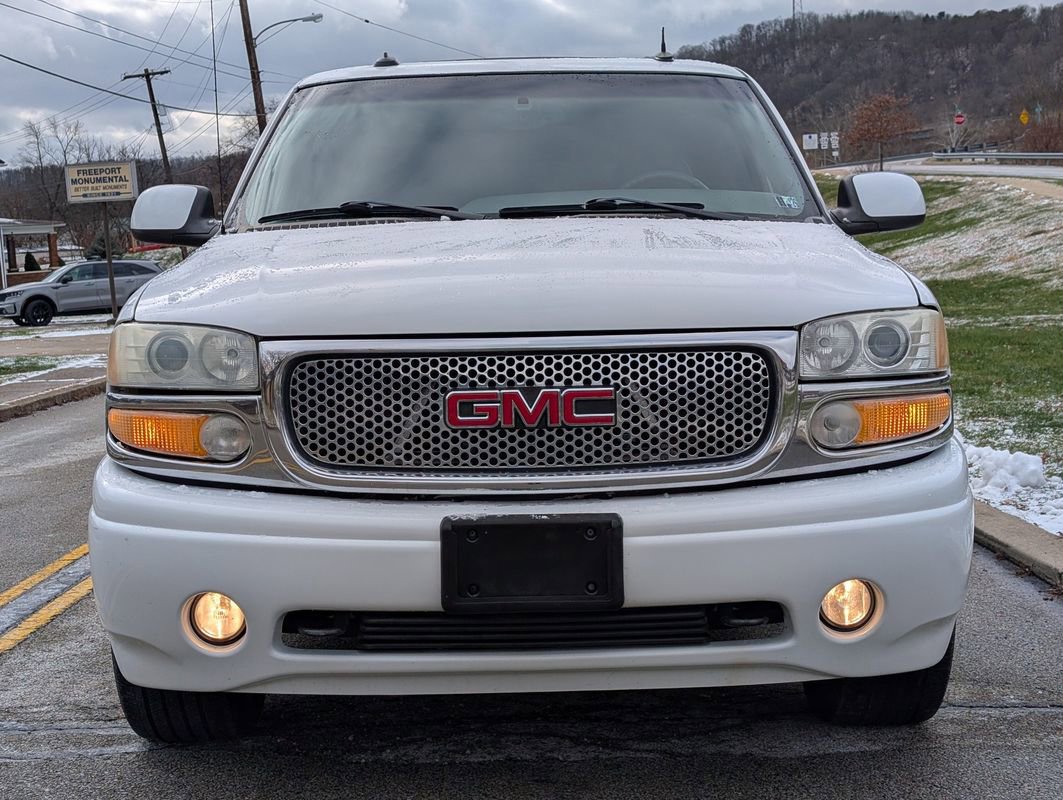 Used 2003 GMC Yukon XL Denali image 12