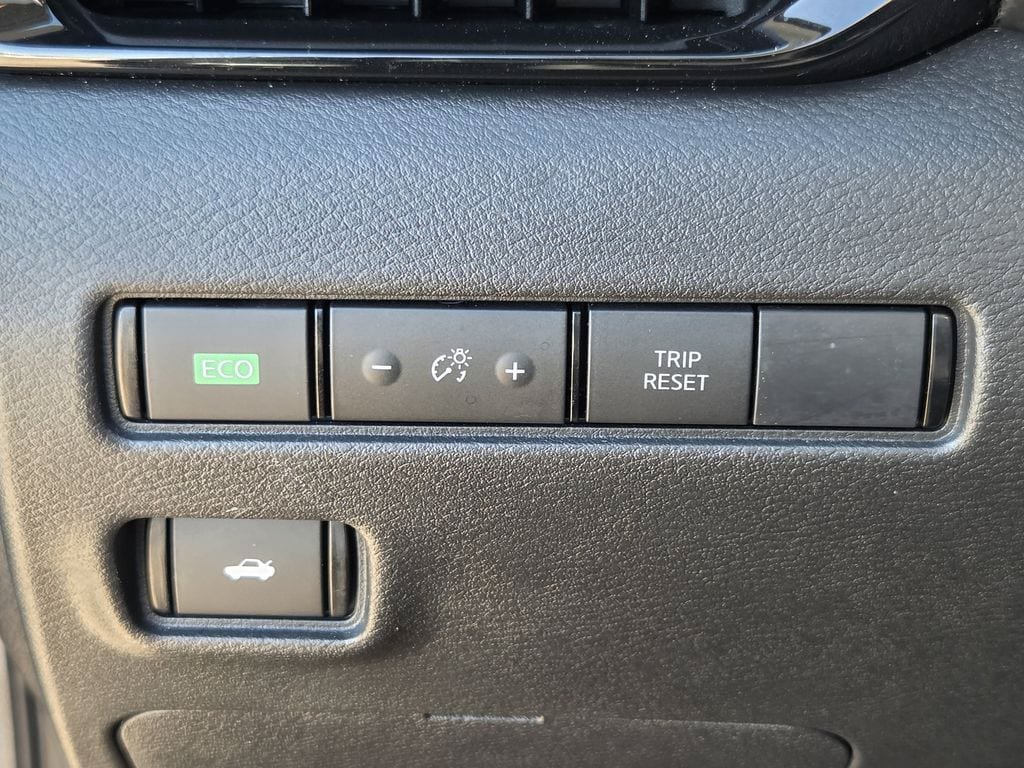 Used 2025 Nissan Sentra SV w/ All-Weather Package FWD image 24