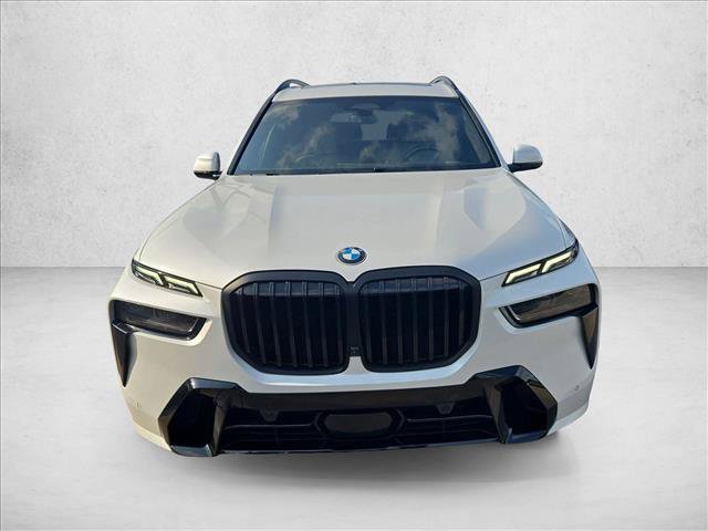 Used 2025 BMW X7 xDrive40i w/ M Sport Package AWD/4WD image 2