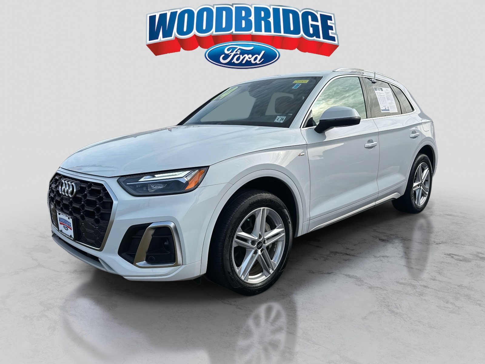 Used 2024 Audi Q5 e Premium Plus image 2
