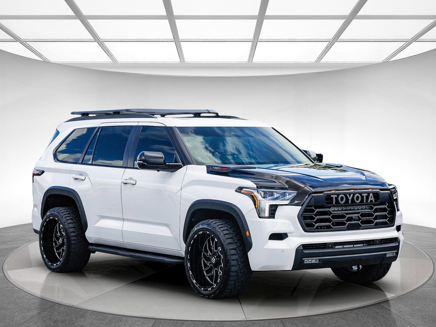 Used 2025 Toyota Sequoia TRD Pro AWD/4WD image 5
