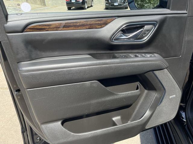 Used 2023 Chevrolet Tahoe Premier w/ Premium Package AWD/4WD image 10
