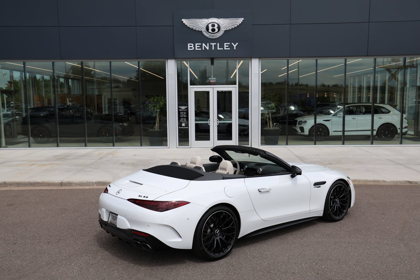 Used 2024 Mercedes-Benz SL 63 AMG 4MATIC image 3