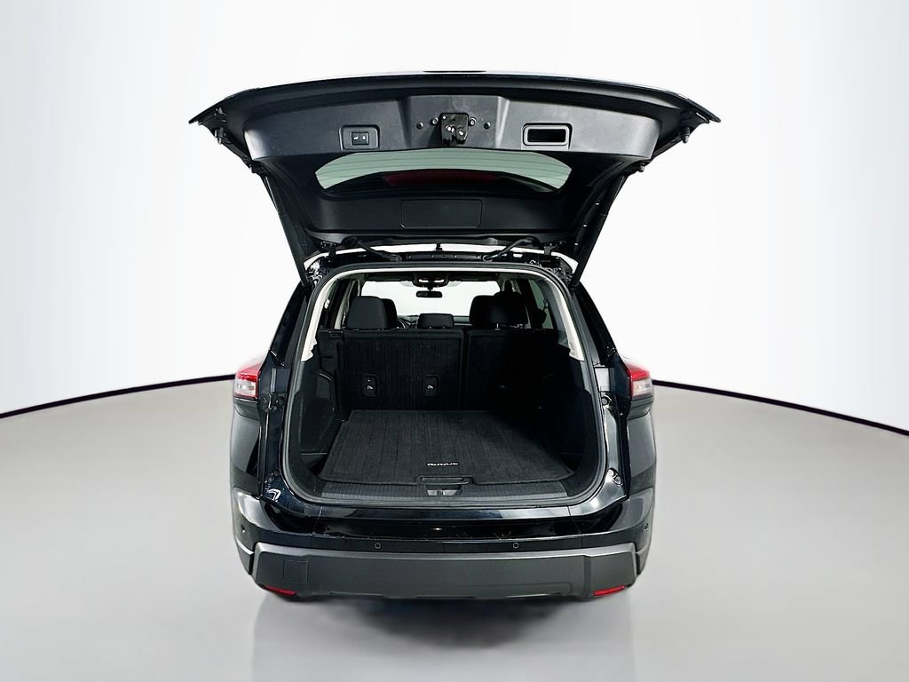 Used 2025 Nissan Rogue SV FWD image 27