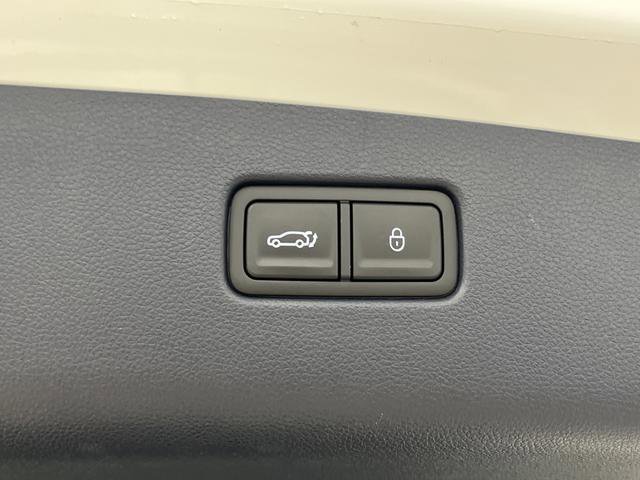 Used 2025 Genesis GV70 3.5T Sport w/ Sport Prestige Package image 16