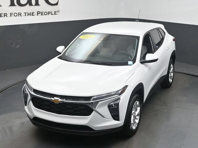Used 2024 Chevrolet Trax LS w/ LS Convenience Package FWD image 50