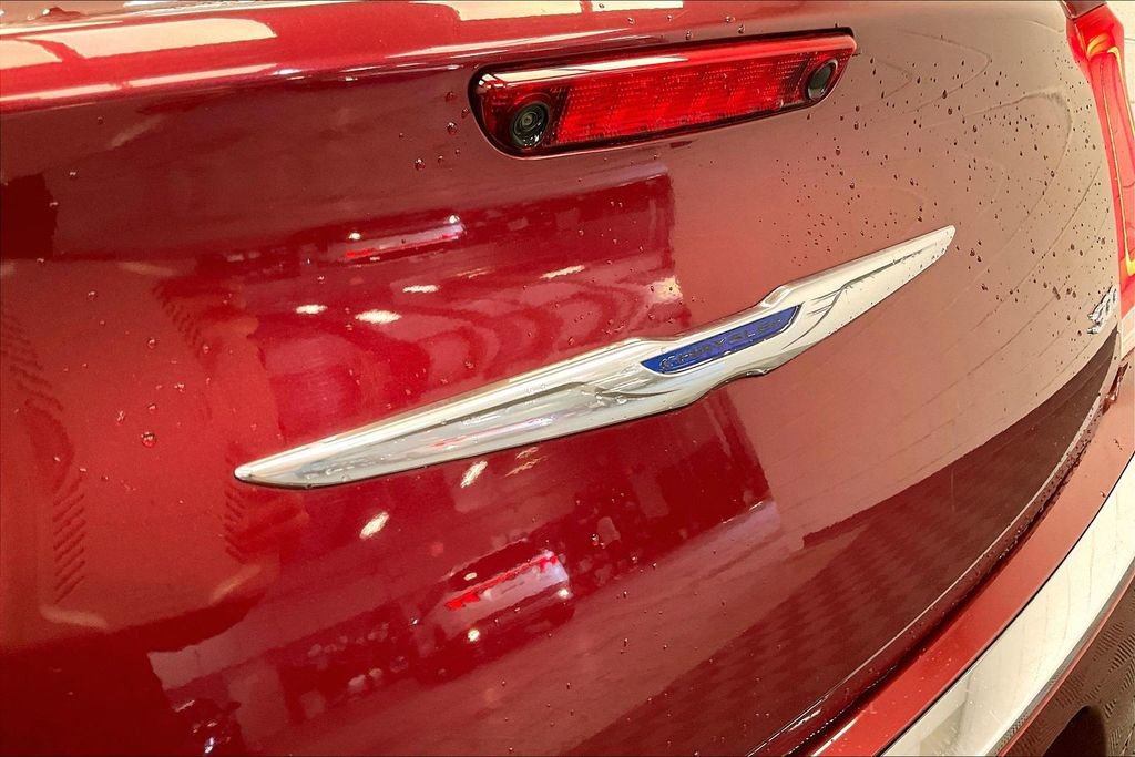 Used 2018 Chrysler 300 Limited w/ Light Group image 27