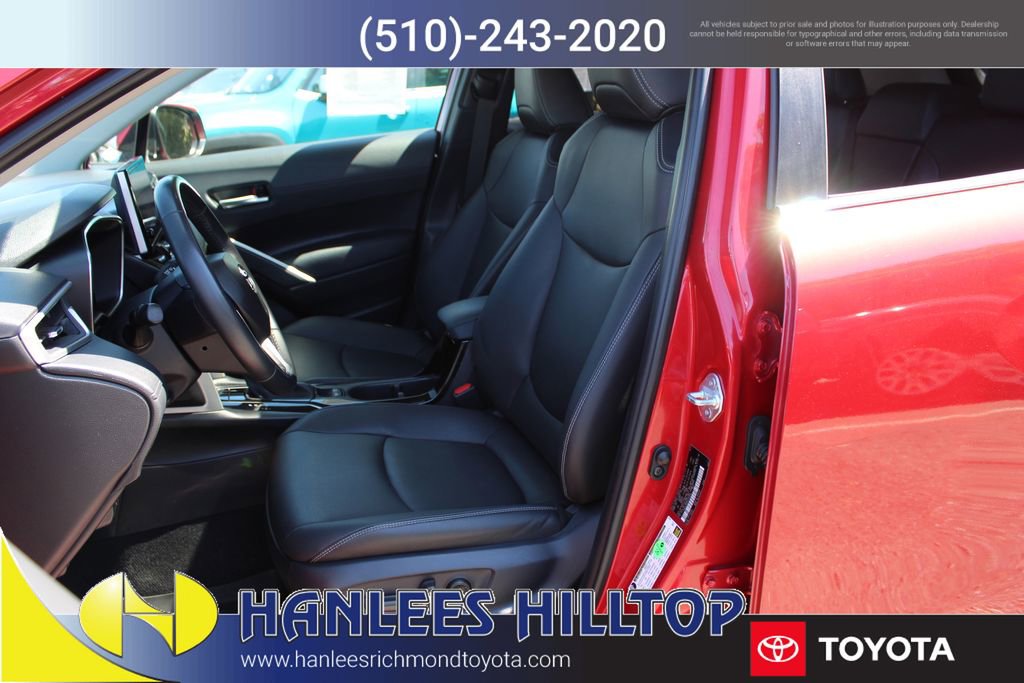 Used 2024 Toyota Corolla Cross XLE w/ Convenience Package FWD image 13