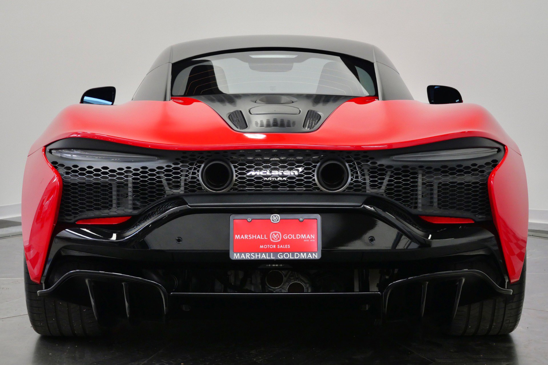 Used 2024 McLaren Artura image 7