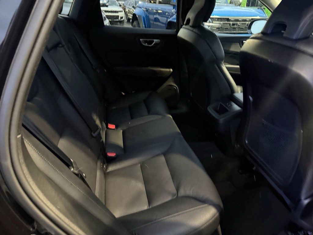 Used 2024 Volvo XC60 B5 Plus image 14