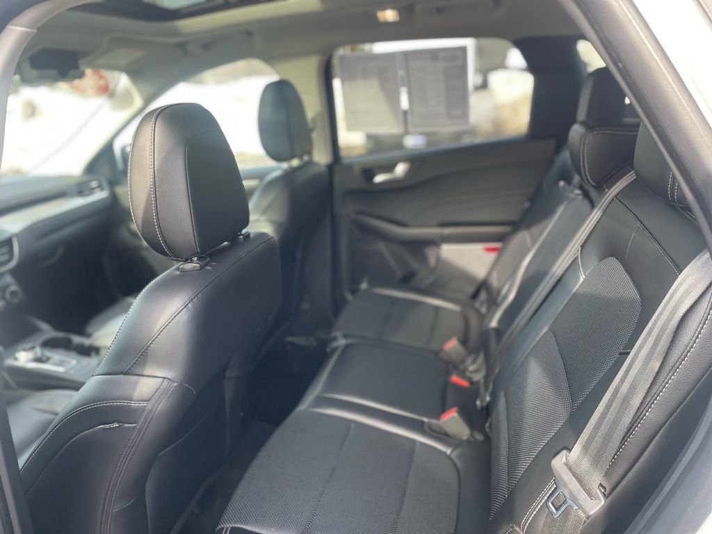 Used 2022 Ford Escape Titanium w/ Class II Trailer Tow Package image 12