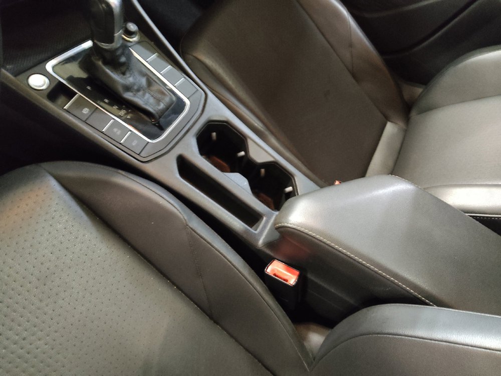 Used 2019 Volkswagen Jetta SE w/ Cold Weather Package FWD image 26