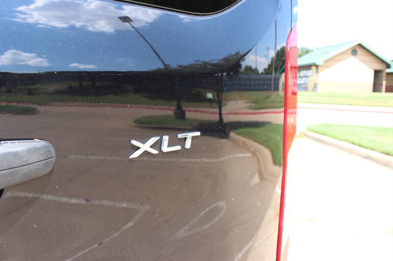 Used 2023 Ford Transit 350 XLT RWD image 8