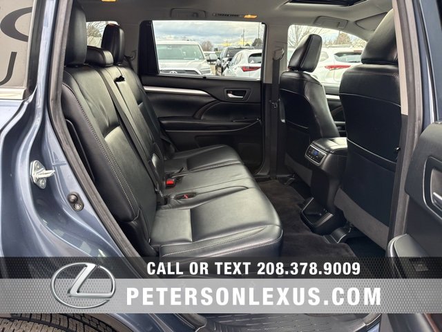 Used 2018 Toyota Highlander XLE image 18