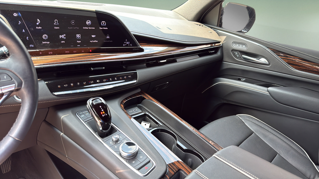 Certified 2024 Cadillac Escalade Premium Luxury w/ LPO, Floor Liner Package AWD/4WD image 41