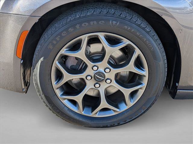 Used 2017 Chrysler 300 S image 9