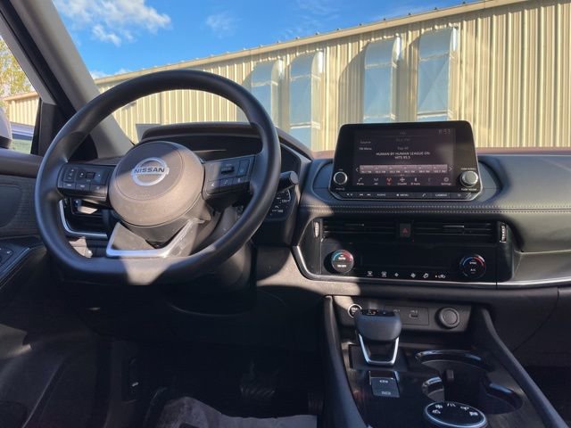 Used 2021 Nissan Rogue SV image 15