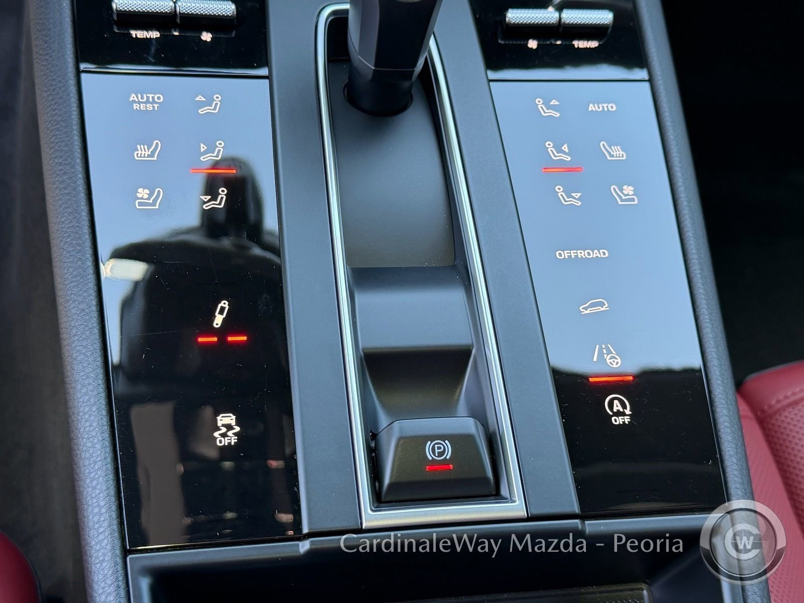 Used 2025 Porsche Macan S AWD/4WD image 33