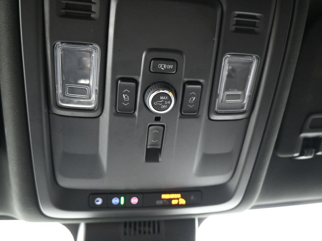 Used 2025 GMC Yukon Denali AWD/4WD image 22