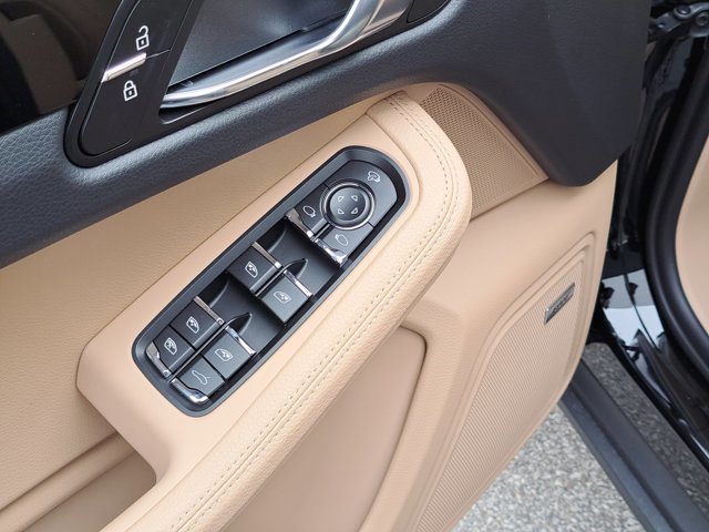 Used 2026 Porsche Macan AWD/4WD image 25