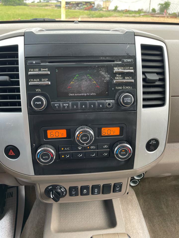 Used 2014 Nissan Frontier SV w/ SV Value Truck Package AWD/4WD image 12