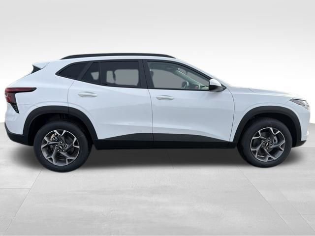 New 2026 Chevrolet Trax LT w/ Driver Confidence Package FWD image 7