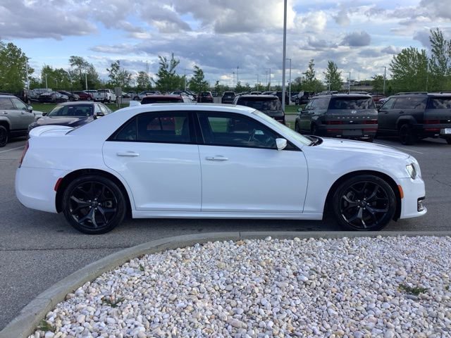 Used 2022 Chrysler 300 S RWD image 6