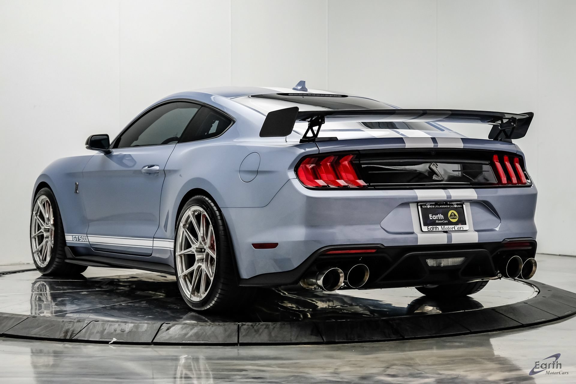 Used 2022 Ford Mustang Shelby GT500 w/ Technology Package RWD image 13