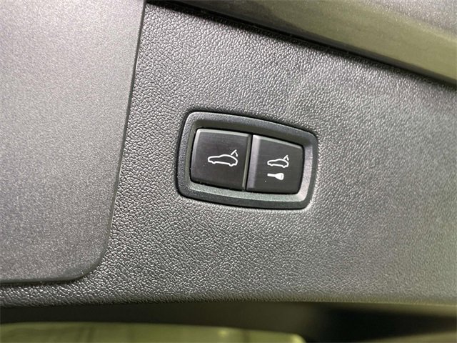 Certified 2022 Porsche Cayenne Platinum Edition image 21