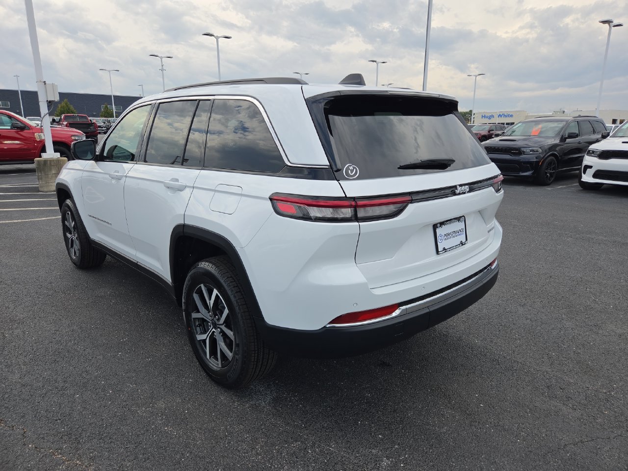 New 2027 Jeep Grand Cherokee Laredo X RWD image 27