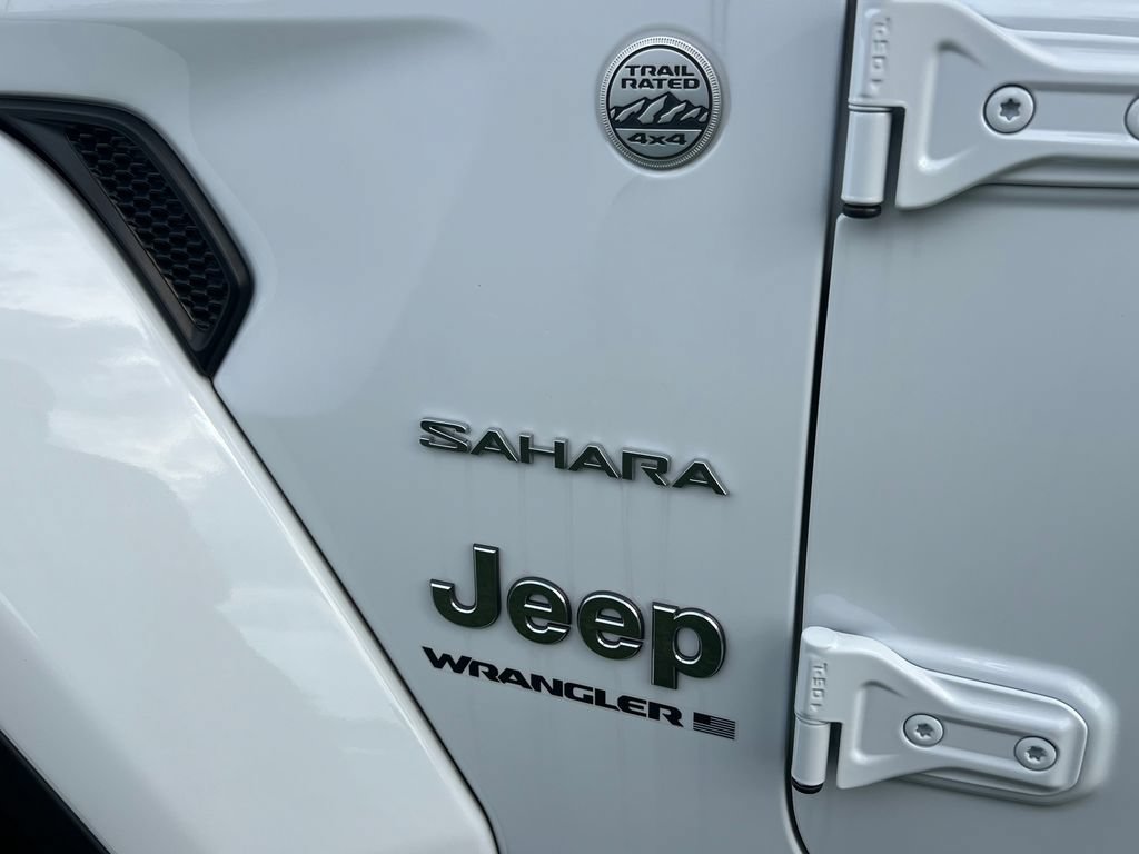 Used 2023 Jeep Wrangler Unlimited Sahara AWD/4WD image 23