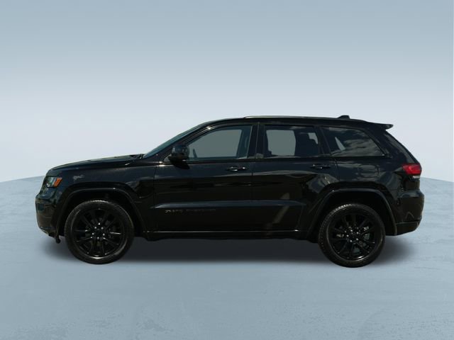 Used 2019 Jeep Grand Cherokee Altitude AWD/4WD image 4