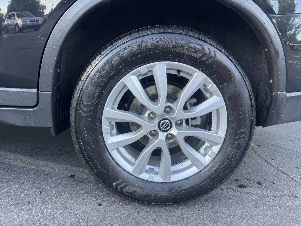 Used 2019 Nissan Rogue SV AWD/4WD image 18