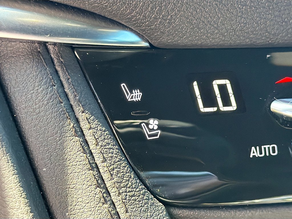 Used 2024 Cadillac XT5 Premium Luxury w/ Technology Package FWD image 21