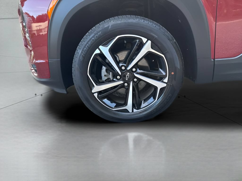 Used 2022 Chevrolet TrailBlazer RS w/ Technology Package AWD/4WD image 4