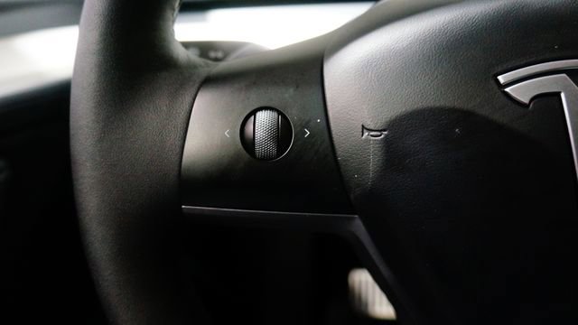 Used 2024 Tesla Model Y Long Range image 16