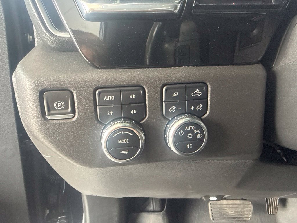Used 2022 GMC Sierra 1500 SLT w/ SLT Premium Plus Package AWD/4WD image 34