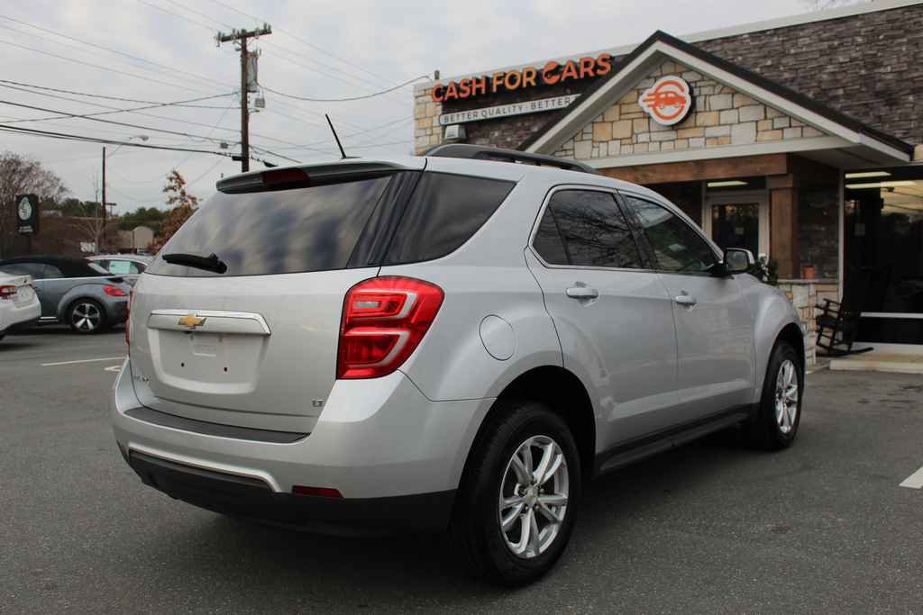 Used 2017 Chevrolet Equinox LT w/ Convenience Package image 5