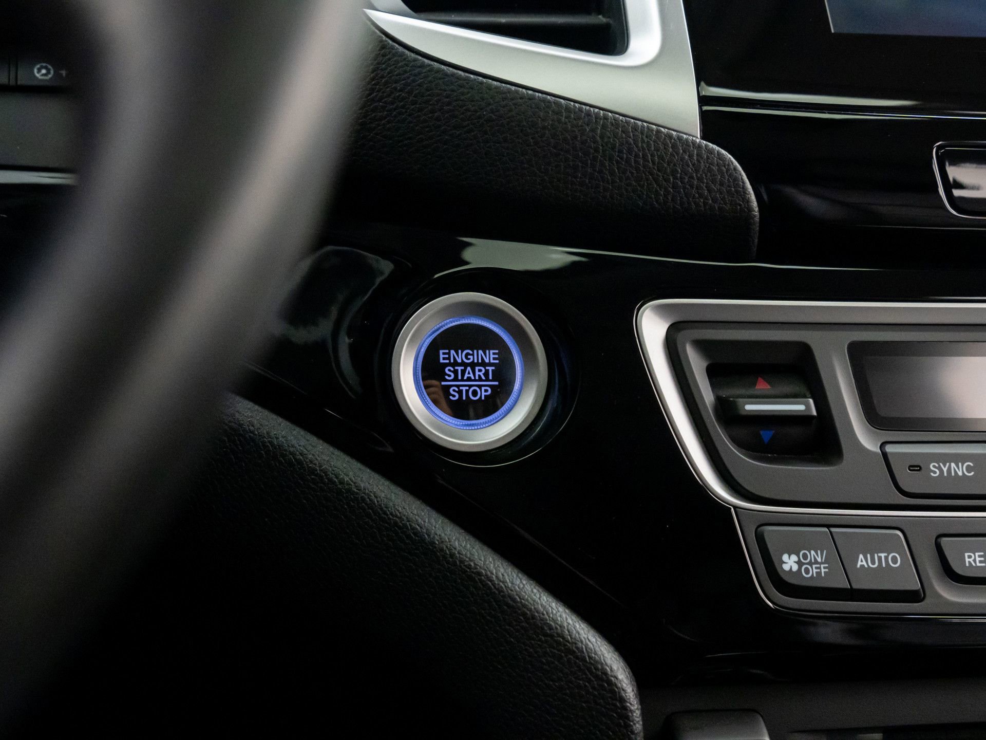 Used 2018 Honda Pilot Touring image 21