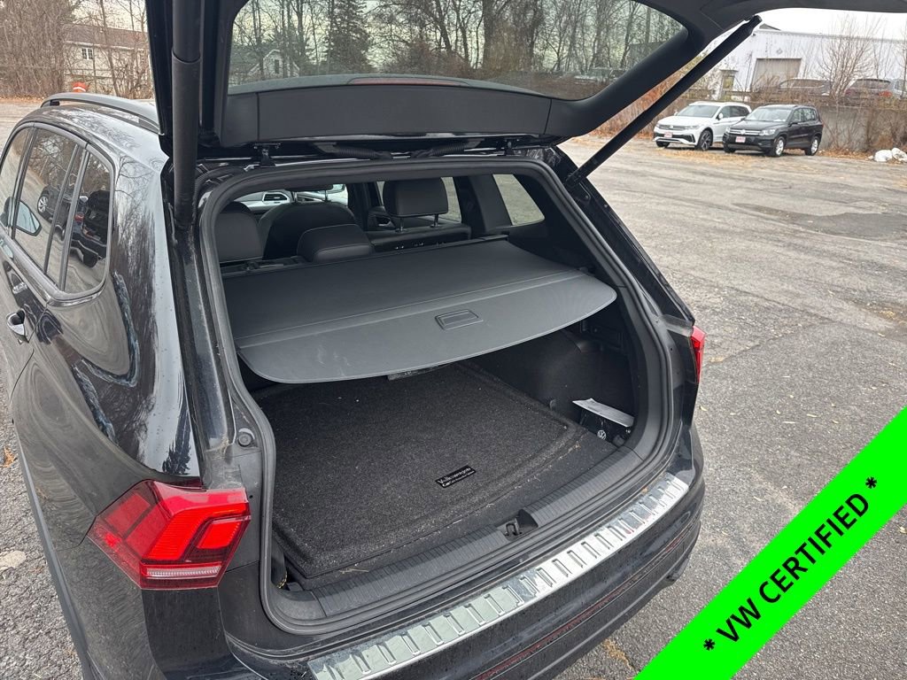 Used 2022 Volkswagen Tiguan SE R-Line image 10