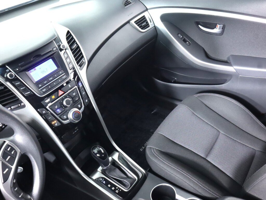 Used 2014 Hyundai Elantra GT image 28