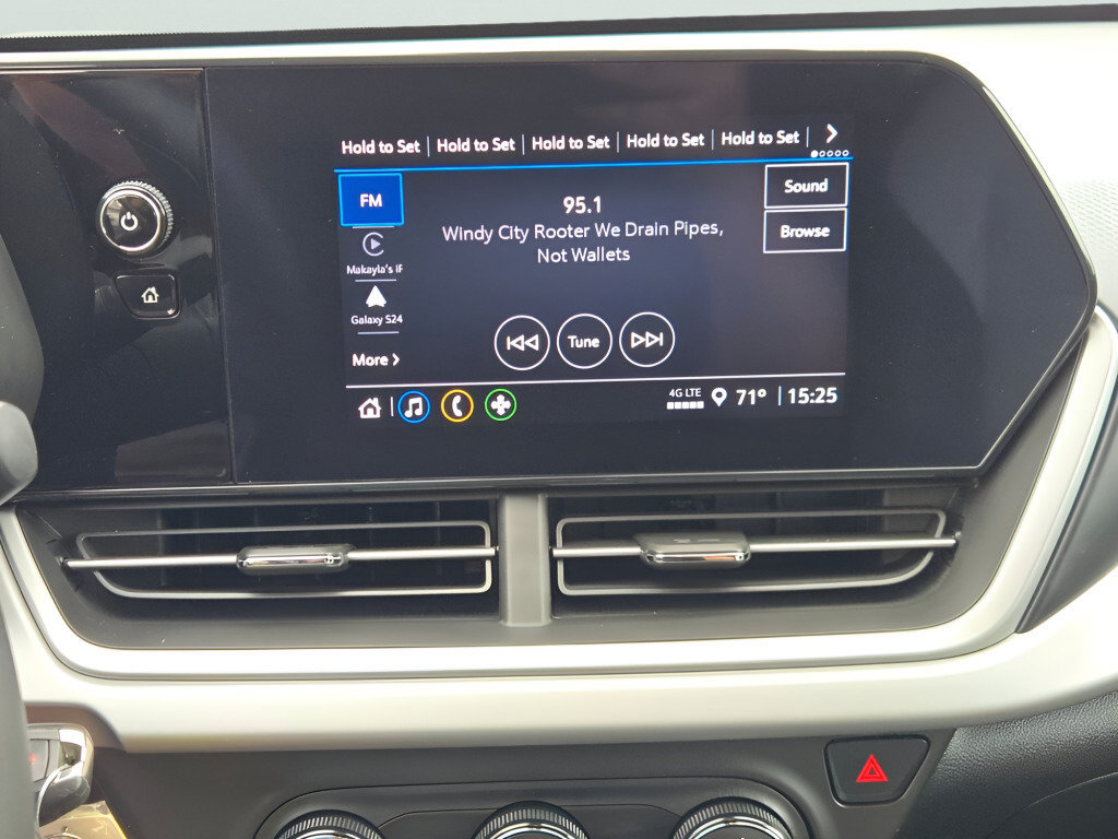 Certified 2024 Chevrolet Trax LS FWD image 28
