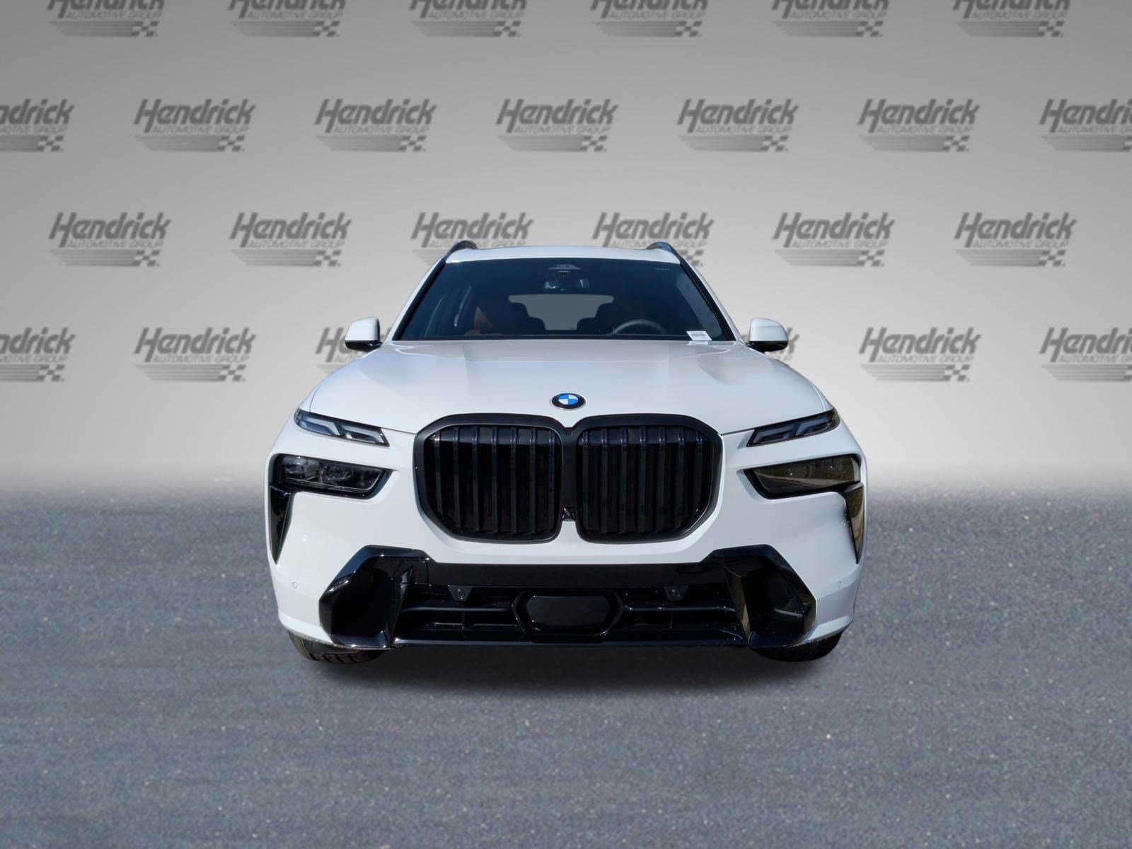 Used 2026 BMW X7 xDrive40i w/ M Sport Package AWD/4WD image 8