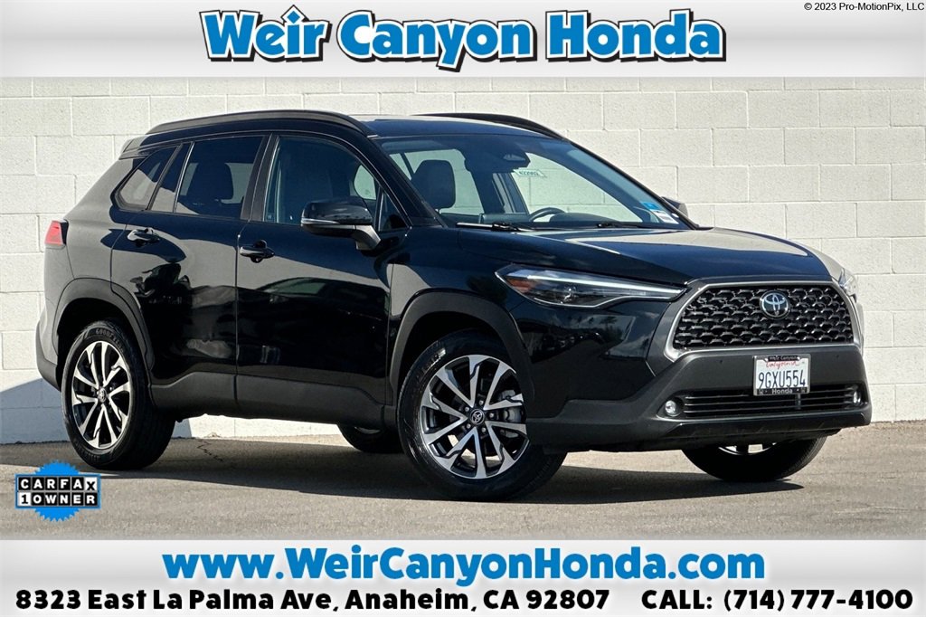 Used 2023 Toyota Corolla Cross XLE image 1