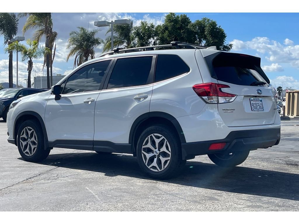 Used 2023 Subaru Forester Premium image 3