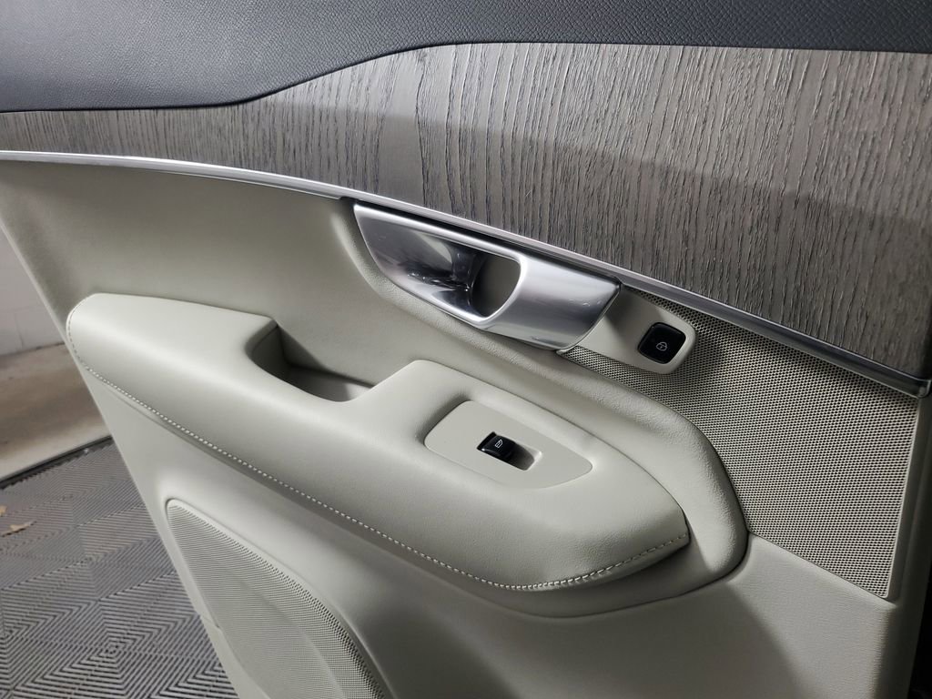 Certified 2024 Volvo XC90 T8 Plus w/ Protection Package image 22